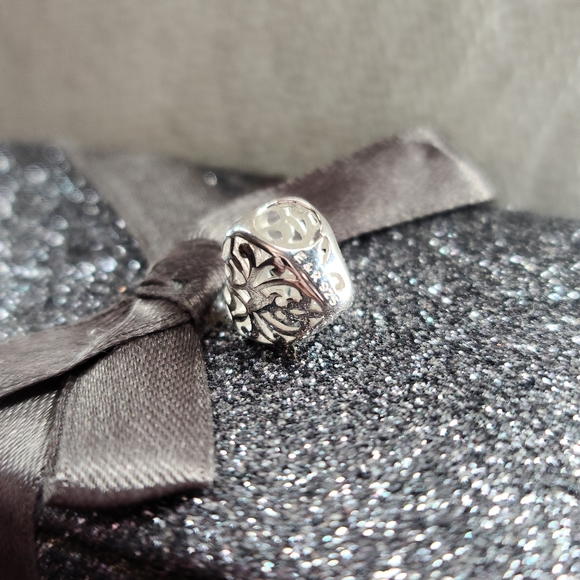 Emma & Roe charm - Picture 3 of 3